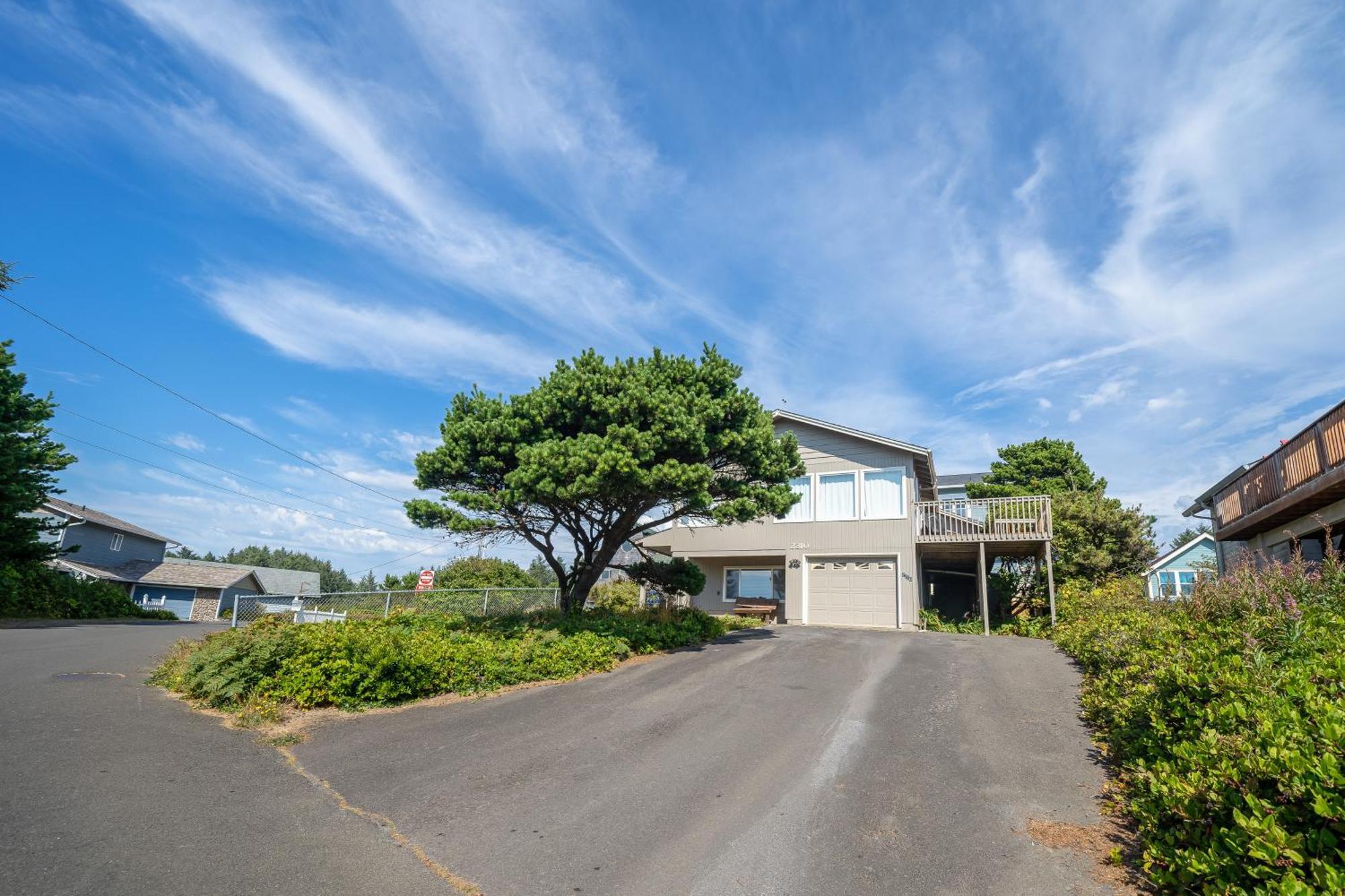 The Money Pit Beach House Villa Lincoln City Room photo